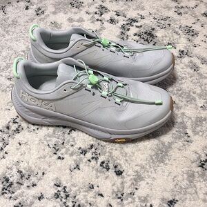 NWOT Women’s Hoka Transport